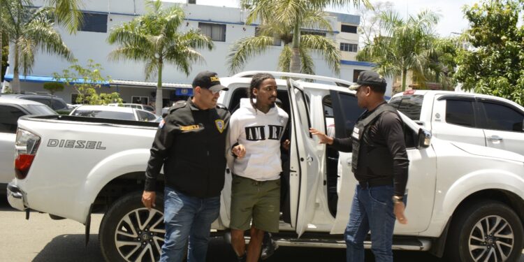 Se entrega uno de presuntos autores muerte joven Joshua, durante asalto