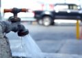 La producción de agua potable se sitúa en aproximadamente 330 millones de galones diarios