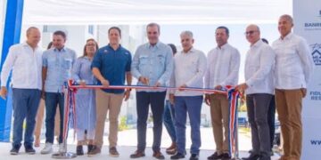  Abinader entrega más 150 viviendas en Santiago e inaugura moderna planta de tratamiento de agua potable