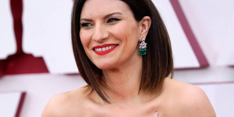 Laura Pausini donará dinero de conciertos a pueblos inundados en Italia