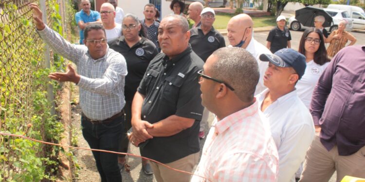 Alcalde SDO recorre sector San Benito junto a la Junta de Vecinos