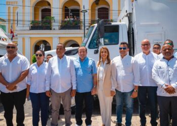 Ministro José Paliza entrega RD$11 millones para obras y actividades deportivas en Puerto Plata