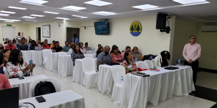 SRSM realiza con hospitales programación abastecimiento de medicamentos 2024