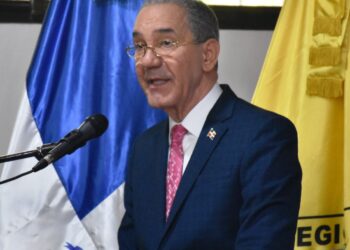 Gobierno trabaja en programas de formación de competencias digitales