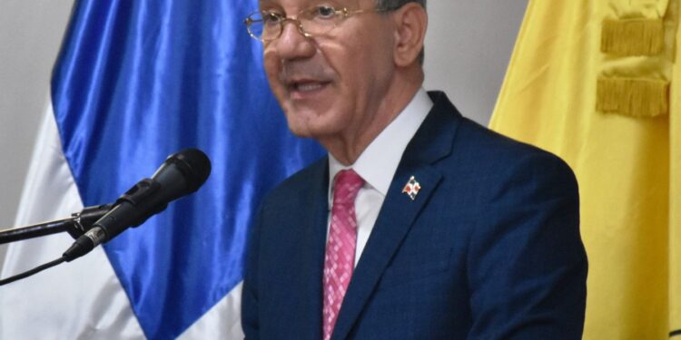 Gobierno trabaja en programas de formación de competencias digitales