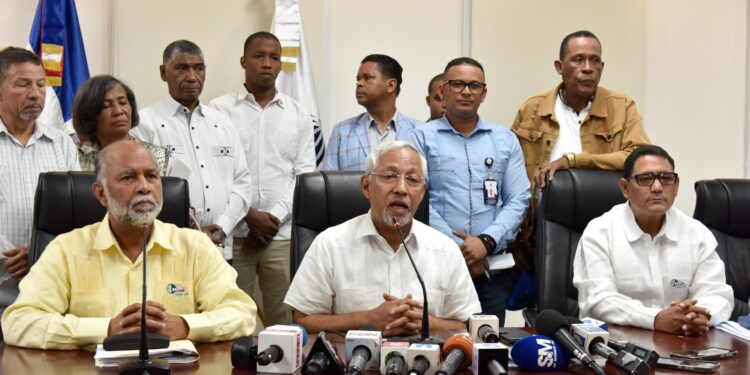 MINERD presenta a ADP propuesta de reajuste salarial para pensionados y jubilados