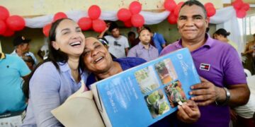 Diputada Priscila D´ Oleo reconoció virtudes de madres de María Trinidad Sánchez