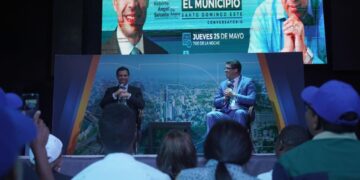 Dío Astacio y Roberto Ángel Salcedo conversan sobre próximos proyectos de políticas sociales en SDE