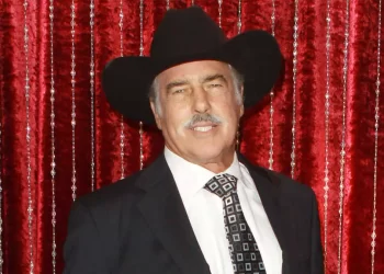 Revelan Andrés García estaba casado con dos mujeres que ahora pelean por herencia