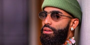 El intérprete de "Sigues Con Él " fue  requisado por la Policia peruana