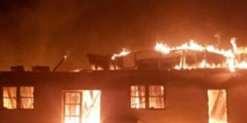 Al menos 20 niños murieron por el incendio en una residencia estudiantil en Guyana