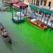 Investigan origen de líquido verde en el Gran Canal de Venecia