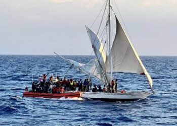 Detienen 30 migrantes haitianos en aguas de Turcos y Caicos