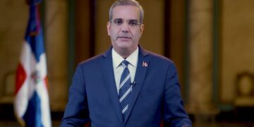 Presidente Abinader ofrecerá condolencias a Abel Martínez por fallecimiento de su madre