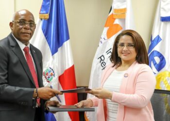 Edeeste suscribe acuerdo con representantes del Project Management Institute