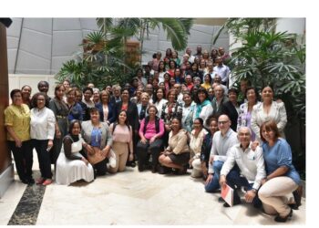 Mescyt concluye capacitación a 250 especialistas para proceso de diseño