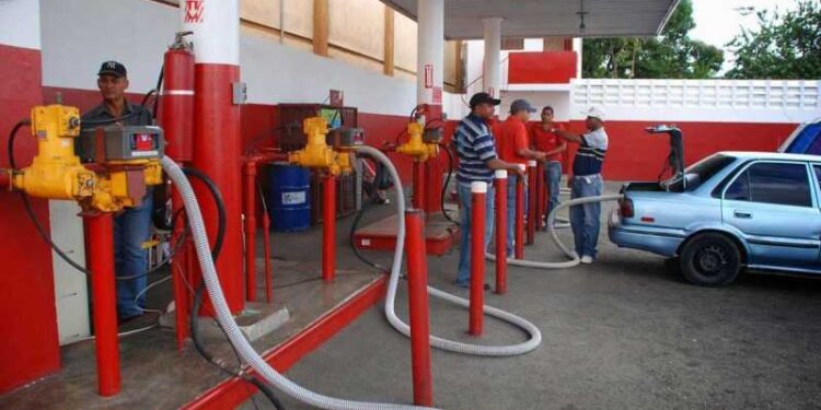 GLP baja tres pesos y las gasolinas se mantienen sin variación para la semana del 6 al 12 de mayo