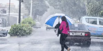 Nublados con aguaceros, tormentas eléctricas y ráfagas de viento en varias provincias del país por efectos de vaguada