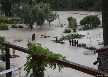 Las inundaciones en Italia provocaron al menos cinco muertos y miles de evacuados