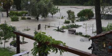 Las inundaciones en Italia provocaron al menos cinco muertos y miles de evacuados