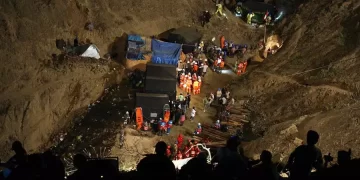 Incendio en una mina deja 27 desaparecidos en el sur de Perú