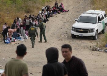 Bloqueo de EE.UU. y México comienza a disuadir a migrantes