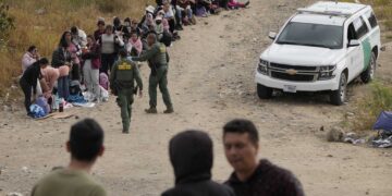 Bloqueo de EE.UU. y México comienza a disuadir a migrantes