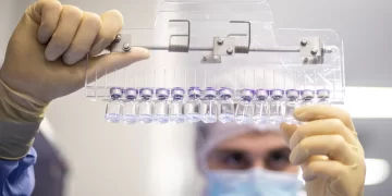 Ex experto del Gobierno chino no descarta que la covid se fugase de un laboratorio