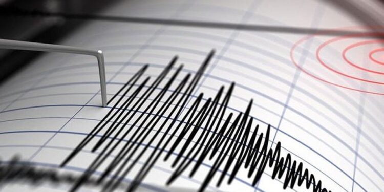 Fuerte terremoto golpea Japón; posibles víctimas y daños