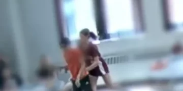 EEUU :Niña de 12 años salva la vida a su hermano mellizo cuando se ahogaba con un trozo de queso