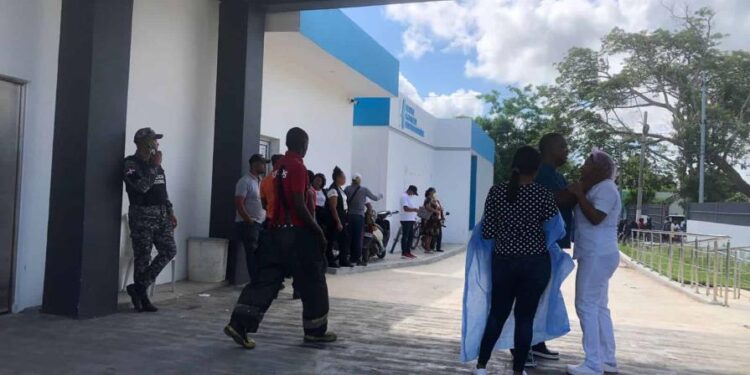 Conductor de patana que impactó autobús escolar y dejó varios muertos emprendió la huida