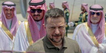 Zelenski llega a Arabia Saudí para «mejorar los lazos con el mundo árabe»