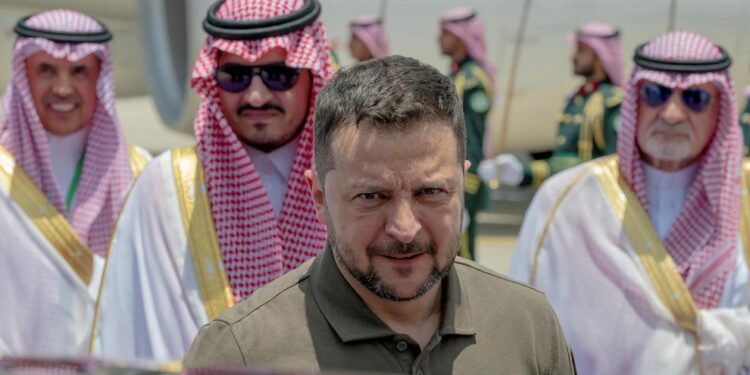 Zelenski llega a Arabia Saudí para «mejorar los lazos con el mundo árabe»