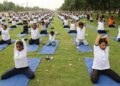 La India bate un récord Guinness con 153.000 participantes en la mayor sesión de yoga