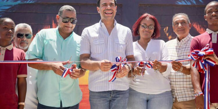 Roberto Ángel destaca compromiso de Abinader con sostenibilidad y desarrollo de los municipios