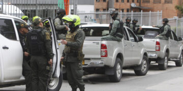 Asesinan a cinco personas, entre ellas dos líderes sociales, en dos regiones colombianas