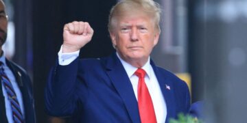 Trump comparece ante la justicia acusado de poner en peligro la seguridad de EEUU