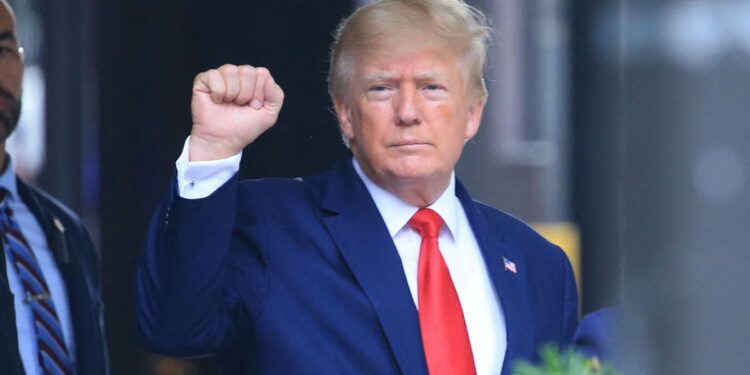 Trump comparece ante la justicia acusado de poner en peligro la seguridad de EEUU