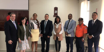 Líderes políticos y comunitarios participan en conferencia de Estaca Duarte