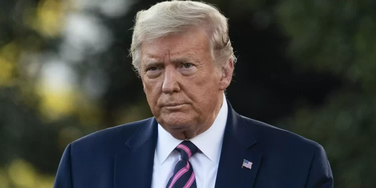 Trump reconoció tener un documento clasificado sobre Irán en una grabación