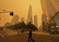 Humo que cubre EEUU y Canadá podría durar días mientras los incendios no remiten