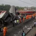 Cesa búsqueda de sobrevivientes tras descarrilamientos en la India que dejaron 280 muertos