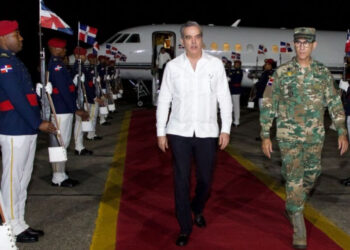 Presidente  Abinader regresa al país tras participar en LVII Cumbre de Jefes de Estado y de Gobierno del SICA