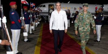 Presidente  Abinader regresa al país tras participar en LVII Cumbre de Jefes de Estado y de Gobierno del SICA