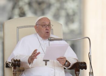 El papa Francisco pide evitar la corrupción al recaudar donativos para el Vaticano