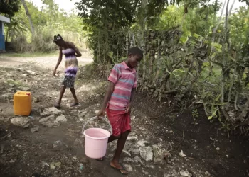 30.000 niños haitianos viven en orfanatos privados