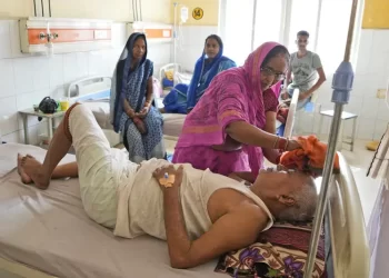 Cerca de 100 personas mueren durante una ola de calor en India