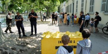 Francia: Hombre hiere a cuatro niños con un cuchillo