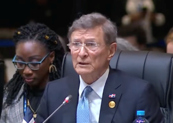 Roberto Álvarez llega a Washington para Asamblea General de la OEA