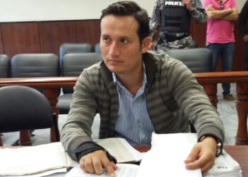 Asesinan fiscal al salir de una audiencia en Ecuador